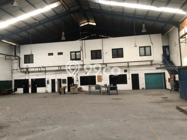 Gudang Strategis Kawasan Cikupa, Luas 1500m2m², Jalan Utama, Area Bisnis Aktif Gudang Strategis Kawasan Cikupa, Luas 1500m2m², Jalan Utama, Area Bisnis Aktif