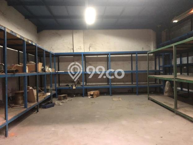 Gudang Strategis Kawasan Cikupa, Luas 1500m2m², Jalan Utama, Area Bisnis Aktif Gudang Strategis Kawasan Cikupa, Luas 1500m2m², Jalan Utama, Area Bisnis Aktif