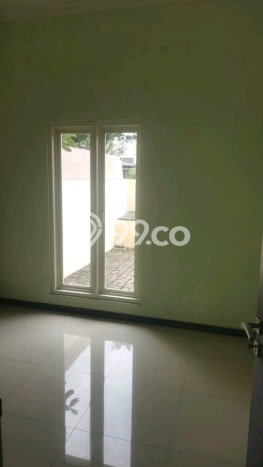 Jual Rumah Favorit Siap Huni LB 139m2 di Rungkut, Surabaya Jual Rumah Favorit Siap Huni LB 139m2 di Rungkut, Surabaya
