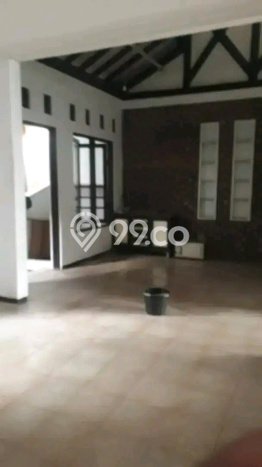 Disewakan Segera Rumah Kondisi Baik di Kawasan Semampir, Surabaya Disewakan Segera Rumah Kondisi Baik di Kawasan Semampir, Surabaya