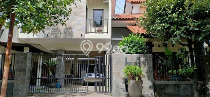 Rumah Kost untuk Dijual di Ketintang Punya 12 Kamar Rumah Kost untuk Dijual di Ketintang Punya 12 Kamar