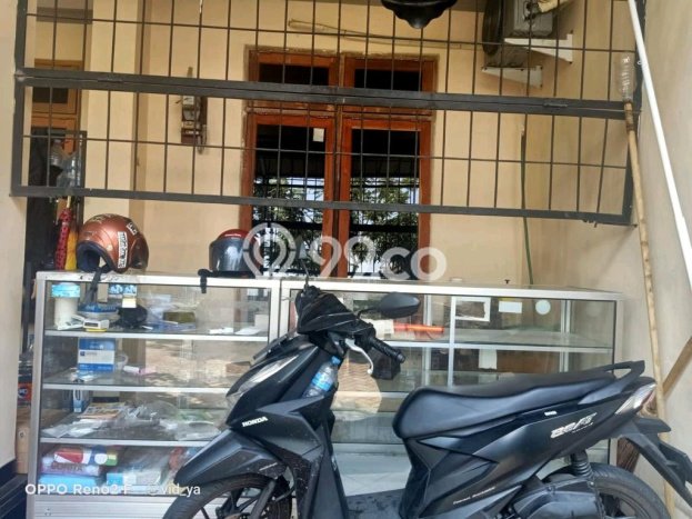 Hunian Cantik Modern Lb 150m2 di Rungkut, Surabaya Hunian Cantik Modern Lb 150m2 di Rungkut, Surabaya
