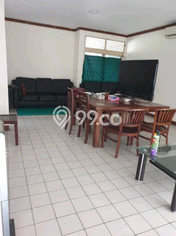 Disewakan segera hunian minimalis strategis 4 Kamar di Wonocolo, Surabaya Disewakan segera hunian minimalis strategis 4 Kamar di Wonocolo, Surabaya