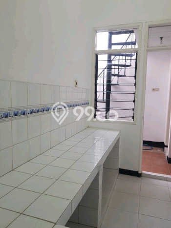 Unit Ruko Dijual di Surabaya LT 200m2 & LB 420m2 Unit Ruko Dijual di Surabaya LT 200m2 & LB 420m2