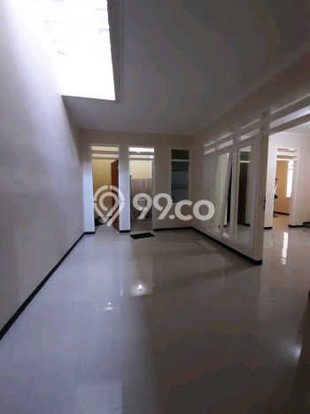 Rumah Modern Cantik 5 Kamar Siap Huni di Rungkut Rumah Modern Cantik 5 Kamar Siap Huni di Rungkut