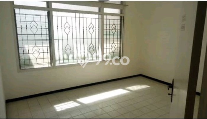 Jual Rumah Strategis Bagus Punya 2 KT di Rungkut Surabaya SHM Jual Rumah Strategis Bagus Punya 2 KT di Rungkut Surabaya SHM