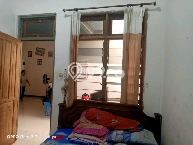 Hunian Cantik Modern Lb 150m2 di Rungkut, Surabaya Hunian Cantik Modern Lb 150m2 di Rungkut, Surabaya