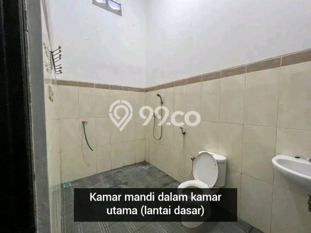 Dijual Kost 11 Kamar di Surabaya untuk Investasi Anda Dijual Kost 11 Kamar di Surabaya untuk Investasi Anda