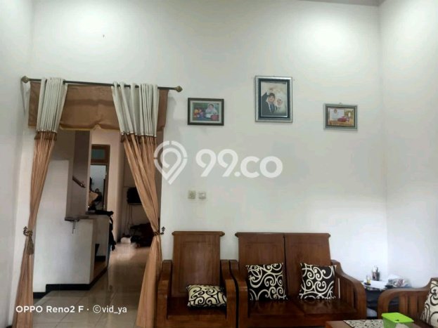 Hunian Cantik Modern Lb 150m2 di Rungkut, Surabaya Hunian Cantik Modern Lb 150m2 di Rungkut, Surabaya