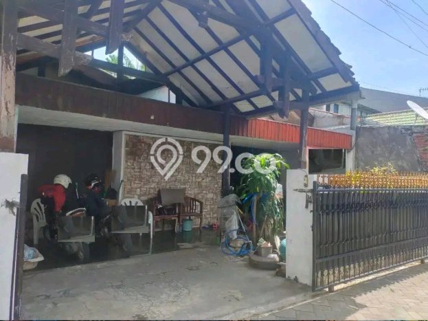 Rumah Modern Cantik 5 Kamar Bisa Langsung Pindah di Wonocolo Rumah Modern Cantik 5 Kamar Bisa Langsung Pindah di Wonocolo