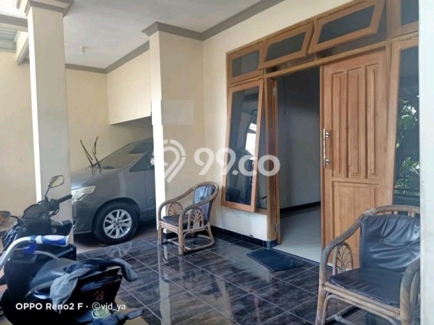 Hunian Cantik Modern Lb 150m2 di Rungkut, Surabaya Hunian Cantik Modern Lb 150m2 di Rungkut, Surabaya