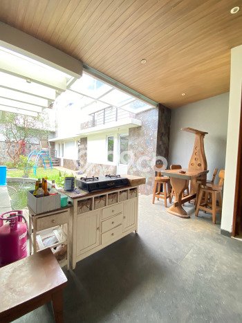 HARGA SPESIAL! Rumah di , Akses ke Fasilitas, 4 KM, Luas 526m2m² LB 500m2m² HARGA SPESIAL! Rumah di , Akses ke Fasilitas, 4 KM, Luas 526m2m² LB 500m2m²