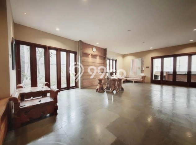 Hunian Mewah Dijual LT 675m2 di Setiabudi, Bandung Hunian Mewah Dijual LT 675m2 di Setiabudi, Bandung