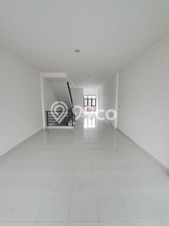 Ruko Dijual di Jakarta Barat LT 117m2 & LB 117m2 Lokasi Terbaik! Ruko Dijual di Jakarta Barat LT 117m2 & LB 117m2 Lokasi Terbaik!
