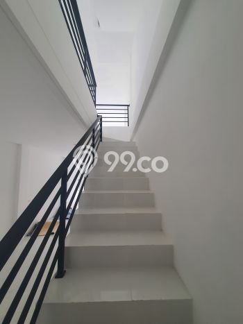 Ruko Dijual di Jakarta Barat LT 117m2 & LB 117m2 Lokasi Terbaik! Ruko Dijual di Jakarta Barat LT 117m2 & LB 117m2 Lokasi Terbaik!
