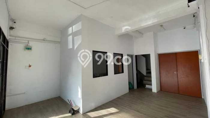 Ruko Strategis di Batam Centre, Luas 120m², Akses Utama, Berkembang Ruko Strategis di Batam Centre, Luas 120m², Akses Utama, Berkembang