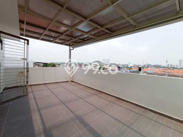 Rumah lokasi Batam Centre, Batam, LT 143m² LB 290m² Rumah lokasi Batam Centre, Batam, LT 143m² LB 290m²