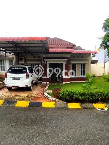 Rumah di Batam Centre, Batam, Luas 214m² Bangunan 100m² Rumah di Batam Centre, Batam, Luas 214m² Bangunan 100m²