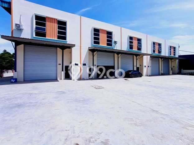LOKASI STRATEGIS! Gudang Kawasan Batu Ampar, Luas 186m², Kawasan Komersial LOKASI STRATEGIS! Gudang Kawasan Batu Ampar, Luas 186m², Kawasan Komersial