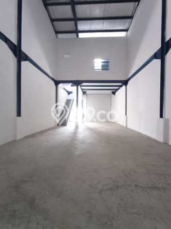 LOKASI STRATEGIS! Gudang Kawasan Batu Ampar, Luas 186m², Kawasan Komersial LOKASI STRATEGIS! Gudang Kawasan Batu Ampar, Luas 186m², Kawasan Komersial