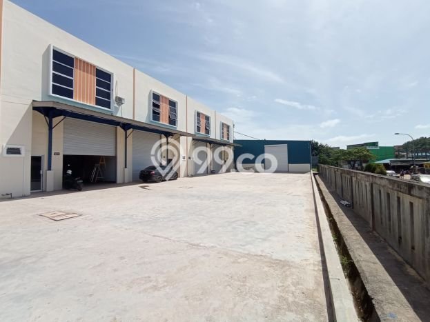LOKASI STRATEGIS! Gudang Kawasan Batu Ampar, Luas 186m², Pusat Komersial LOKASI STRATEGIS! Gudang Kawasan Batu Ampar, Luas 186m², Pusat Komersial