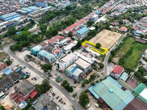 Tanah Dijual Lokasi Strategis di Batam dengan Luas 732m2 Tanah Dijual Lokasi Strategis di Batam dengan Luas 732m2