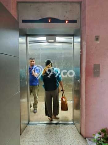Ruko Disewa di Jakarta Selatan dengan LB 1500m2 Area Komersial Ramai Ruko Disewa di Jakarta Selatan dengan LB 1500m2 Area Komersial Ramai
