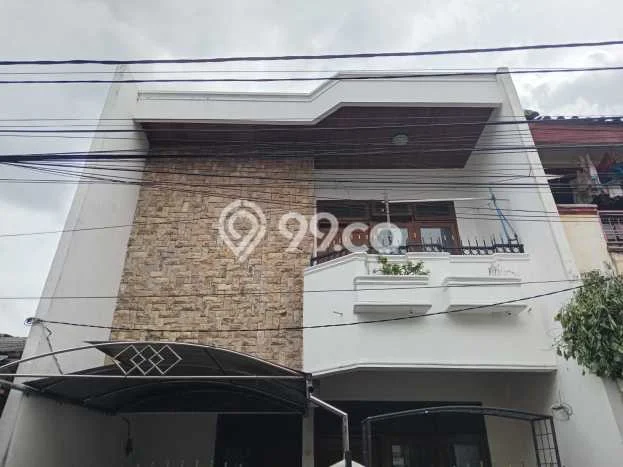 Dijual Rumah 4 Kamar Lokasi Strategis Nyaman dan Strategis di Duren Sawit Dijual Rumah 4 Kamar Lokasi Strategis Nyaman dan Strategis di Duren Sawit