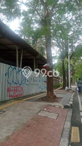 Unit Komersial disewakan di Tebet Jakarta Selatan dengan LT 675m2 / LB 500m2 Unit Komersial disewakan di Tebet Jakarta Selatan dengan LT 675m2 / LB 500m2