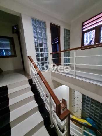 Hot Offer Hunian Mewah Ideal dan Luas di Jatinegara, Jakarta Timur Hot Offer Hunian Mewah Ideal dan Luas di Jatinegara, Jakarta Timur