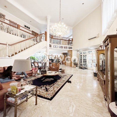 Rumah Mewah Dijual LT 1644m2 di Kebayoran Baru, Jakarta Selatan Rumah Mewah Dijual LT 1644m2 di Kebayoran Baru, Jakarta Selatan