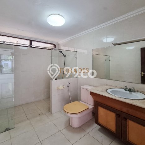 Jarang Ada! Rumah Kontrakan 4 Kamar Nyaman Siap Huni Kemang Jarang Ada! Rumah Kontrakan 4 Kamar Nyaman Siap Huni Kemang