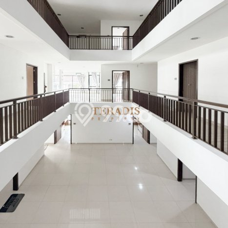 Rumah Kost untuk Dijual di Bendungan Hilir Punya 28 Kamar Rumah Kost untuk Dijual di Bendungan Hilir Punya 28 Kamar