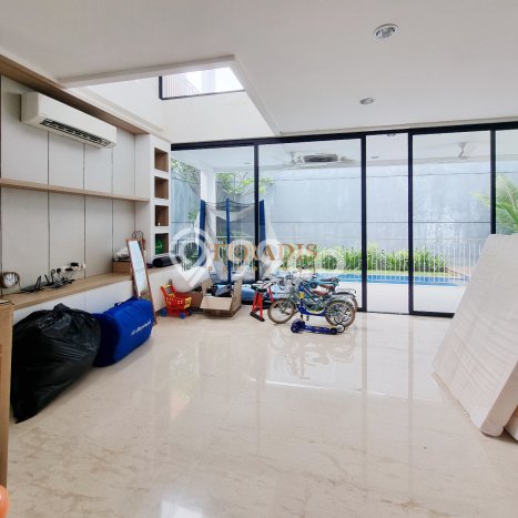 Disewakan Segera Rumah Kondisi Bagus di Kawasan Kebayoran Baru, Jakarta Selatan Disewakan Segera Rumah Kondisi Bagus di Kawasan Kebayoran Baru, Jakarta Selatan