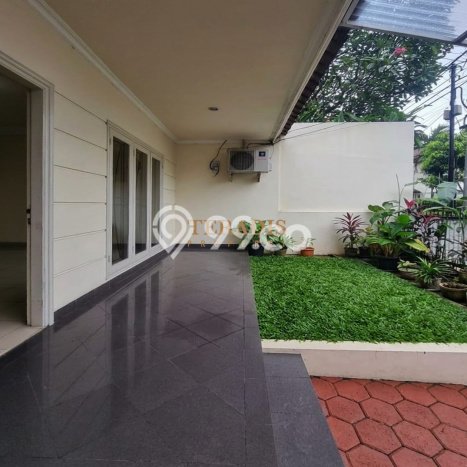 Disewakan! Rumah 3 Kamar Tidur &
3 Kamar Mandi di Pondok Indah, Jakarta Selatan Disewakan! Rumah 3 Kamar Tidur &
3 Kamar Mandi di Pondok Indah, Jakarta Selatan