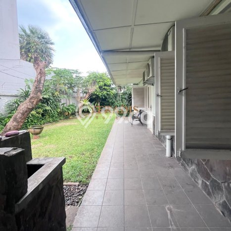 Siap Huni Rumah Mewah 4 Kamar di Kebayoran Baru Dekat ke Mana Saja Siap Huni Rumah Mewah 4 Kamar di Kebayoran Baru Dekat ke Mana Saja
