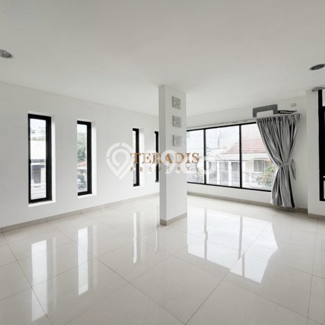 Rumah Kost untuk Dijual di Bendungan Hilir Punya 28 Kamar Rumah Kost untuk Dijual di Bendungan Hilir Punya 28 Kamar