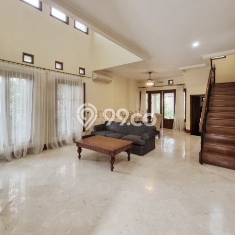 Disewakan! Rumah 3 Kamar Tidur &
3 Kamar Mandi di Cipete, Jakarta Selatan Disewakan! Rumah 3 Kamar Tidur &
3 Kamar Mandi di Cipete, Jakarta Selatan