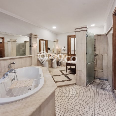 Ready to Use! Luxury House LT 310m2 Desain Modern di Pondok Indah Ready to Use! Luxury House LT 310m2 Desain Modern di Pondok Indah