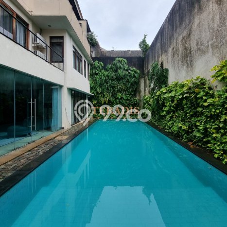 Rumah Cantik Siap Huni Di Kebayoran Baru Luas 450m2 Lokasi Strategis Rumah Cantik Siap Huni Di Kebayoran Baru Luas 450m2 Lokasi Strategis
