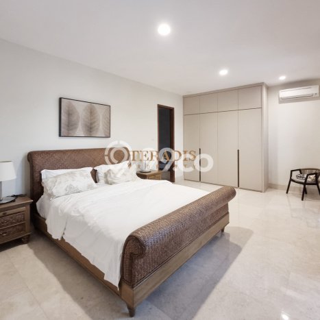 Dijual Rumah Premium dengan Fasilitas Sekitar Lengkap di Cilandak, Jakarta Selatan Dijual Rumah Premium dengan Fasilitas Sekitar Lengkap di Cilandak, Jakarta Selatan