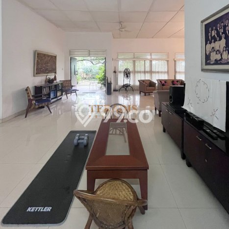 Siap Huni Rumah Mewah 4 Kamar di Kebayoran Baru Dekat ke Mana Saja Siap Huni Rumah Mewah 4 Kamar di Kebayoran Baru Dekat ke Mana Saja