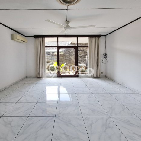Rumah Kontrakan Jakarta Selatan LT 1000m2 LB 500m2 Kawasan Kemang Rumah Kontrakan Jakarta Selatan LT 1000m2 LB 500m2 Kawasan Kemang