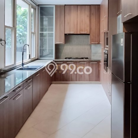 Lokasi terbaik! Rumah siap huni dikontrakkan di Kebayoran Baru LB 800m2 Lokasi terbaik! Rumah siap huni dikontrakkan di Kebayoran Baru LB 800m2