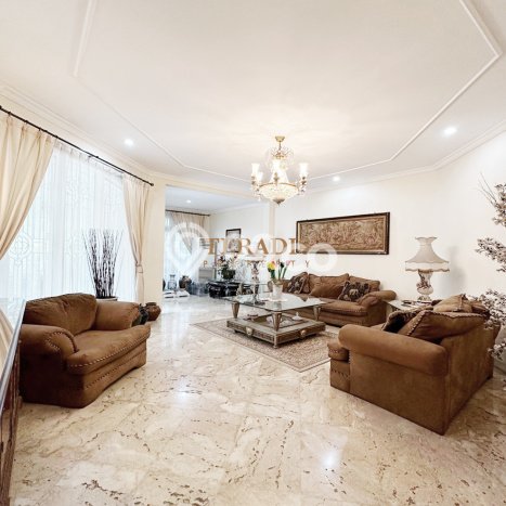 Rumah Mewah Dijual LT 1644m2 di Kebayoran Baru, Jakarta Selatan Rumah Mewah Dijual LT 1644m2 di Kebayoran Baru, Jakarta Selatan
