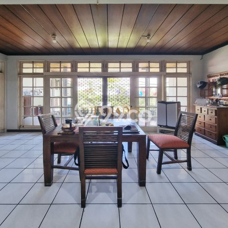 Rumah Mewah LB 250m2 Siap Huni Desain Elegan di Kemang, Jakarta Selatan Rumah Mewah LB 250m2 Siap Huni Desain Elegan di Kemang, Jakarta Selatan