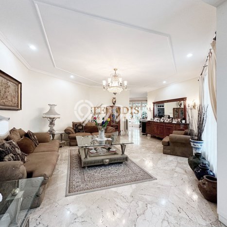 Rumah Mewah Dijual LT 1644m2 di Kebayoran Baru, Jakarta Selatan Rumah Mewah Dijual LT 1644m2 di Kebayoran Baru, Jakarta Selatan