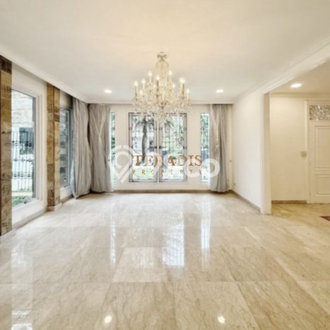 Dijual Rumah Luas Megah Dengan View Eksklusif di Pondok Indah, Jakarta Selatan Dijual Rumah Luas Megah Dengan View Eksklusif di Pondok Indah, Jakarta Selatan