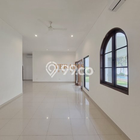 Disewakan Rumah Strategis di Kemang LT 1000m2 / LB 500m2 Siap Huni Disewakan Rumah Strategis di Kemang LT 1000m2 / LB 500m2 Siap Huni