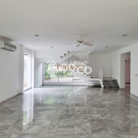 Jarang Ada! Rumah Sewa 4 Kamar Nyaman Siap Huni Kemang Jarang Ada! Rumah Sewa 4 Kamar Nyaman Siap Huni Kemang